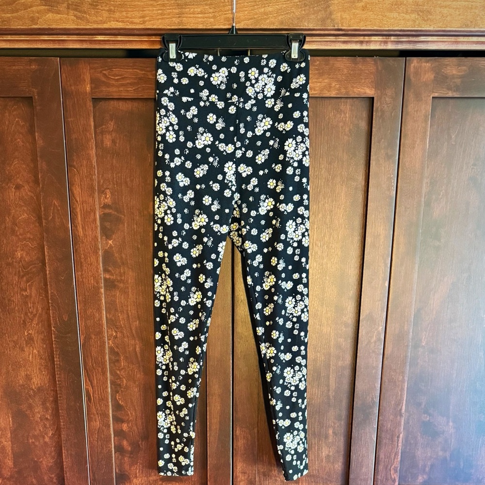 TC LuLaRoe Black Floral Leggings